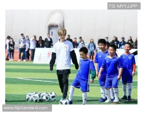 女主播热评足球明星直播瞬间引发粉丝热议与互动盛况